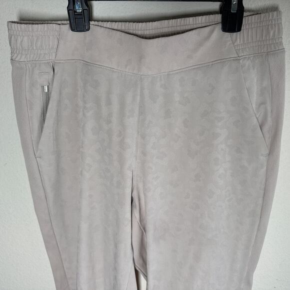 Athleta Brooklyn Textured Leopard Joggers Abalone Beige Cream Size 10 - Picture 5 of 13
